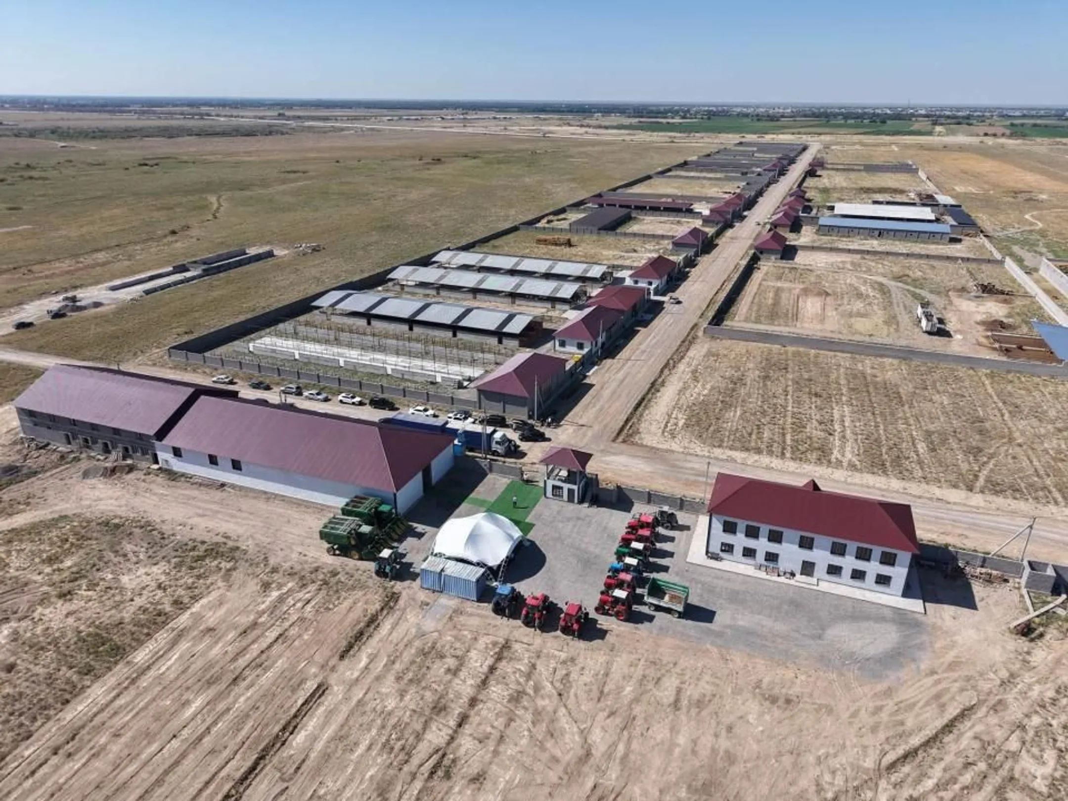 В Туркестанской области строят откормочный комплекс на 5 тысяч голов В Туркестанской области строят откормочный комплекс на 5 тысяч голов