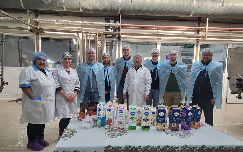 Hollanda Heyeti, KazAgro/KazFarm-2025 Kapsamında Kazakistan'ın Süt Çiftlikleri ve Fabrikasını Ziyaret Etti