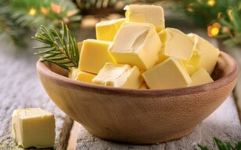 Una lechería en una granja transforma leche de pastoreo en mantequilla distintiva