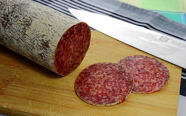 Медведовский мясокомбинат планирует увеличить вдвое производство сырокопченых колбас в 2023 году