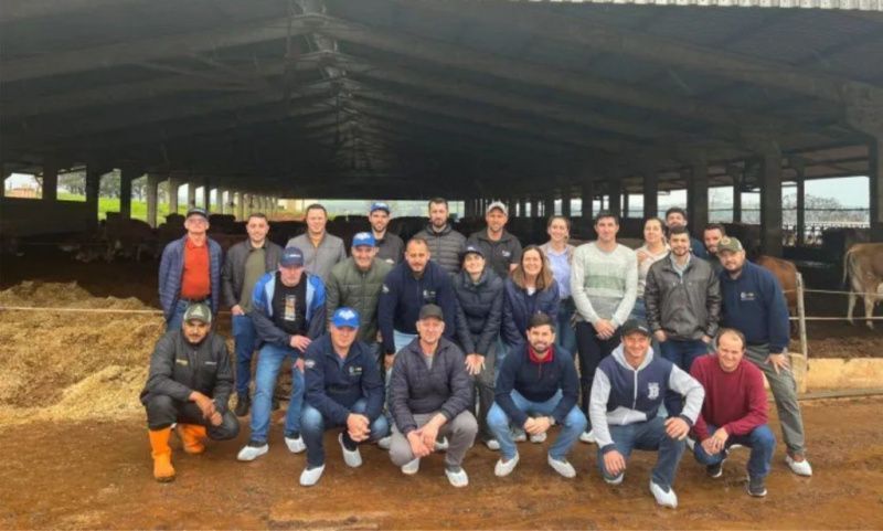 La Delegación de Dália Analizó Robots y Genética en Agroleite 2026