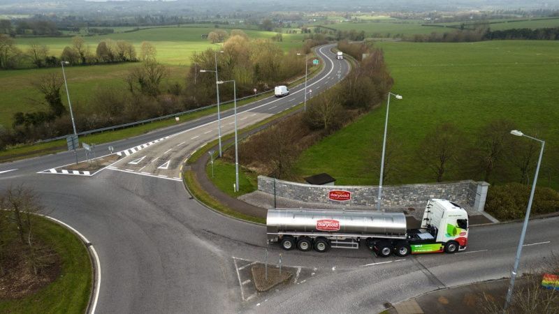 Dairygold повысила цену на молоко за август до 39 центов за литр