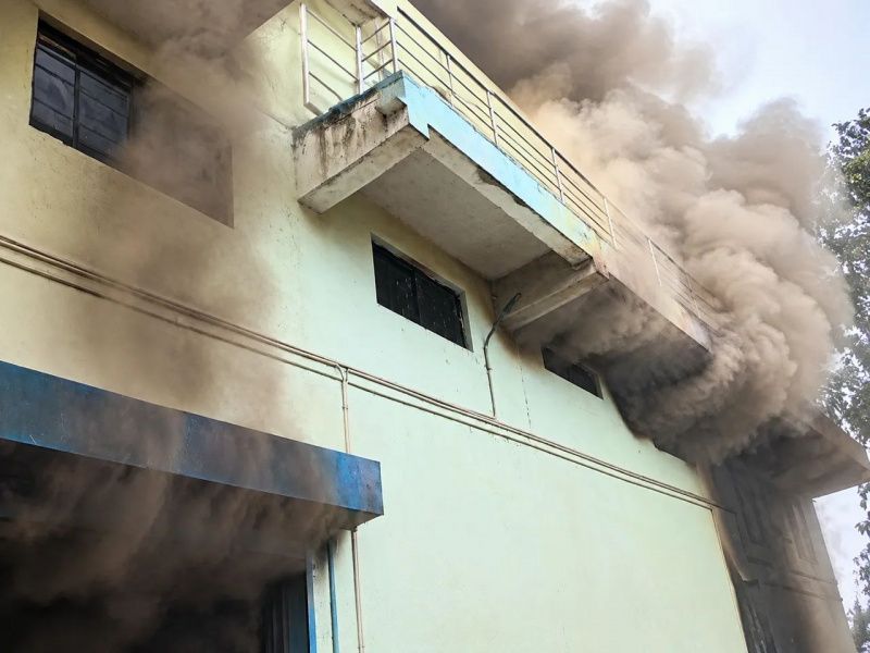 Un incendio dañó una fábrica de productos lácteos en Jagatpur