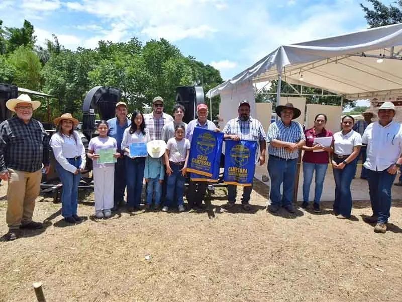 Chiapas'taki süt çiftçileri, hayvancılığın potansiyeli artarken yüksek verimi kutluyor
