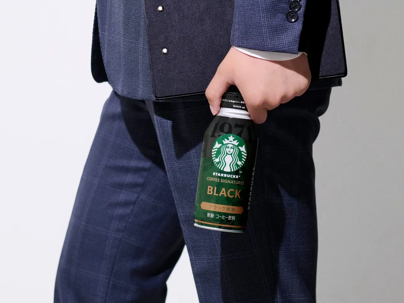 Starbucks Partners With Suntory to Enter Japan's Vending Market