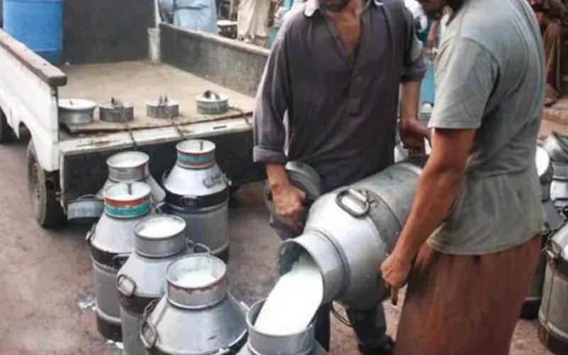 Karachi Dairy Farmers Seek Significant Milk Price Increase Amid Rising Costs