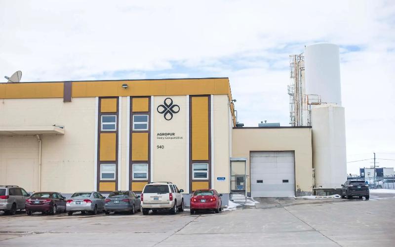 Agropur инвестирует почти $1 миллиард в канадские молочные предприятия