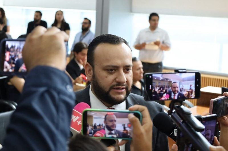 Arturo Medina Demands Investigation into Liconsa Chihuahua Contracts