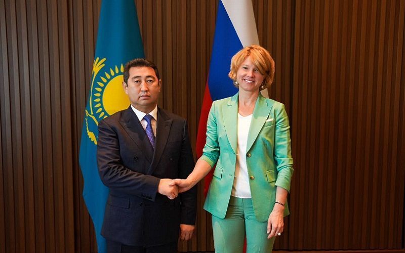 Провел рабочую встречу с российской коллегой Оксаной Лут