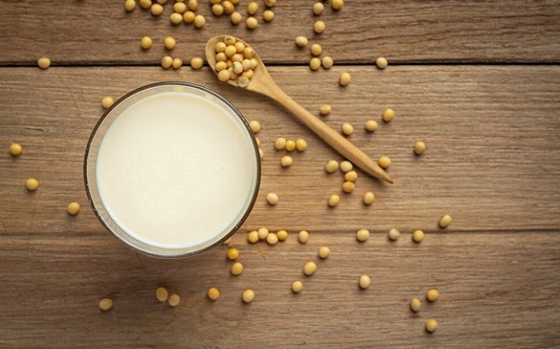 Миндальное, кокосовое и соевое: Почему в России растет спрос на растительное молоко