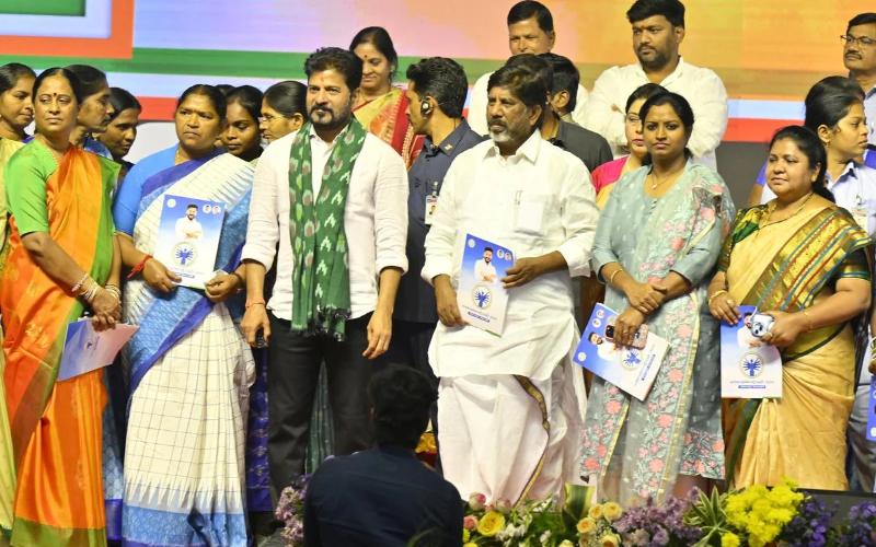 Kırsal Kadınları Güçlendirmek: Telangana’nın Indira Mahila Sütçülük Programı, Madhira’da Sütçülük Odaklı Büyüme Vizyonunu Canlandırıyor