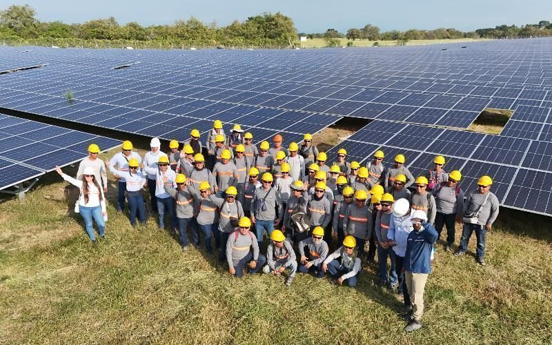 Kolombiyalı Süt Ürünleri Markaları, Süt Tozu Üretimi İçin Güneş Enerjisiyle Yenilik Yapıyor