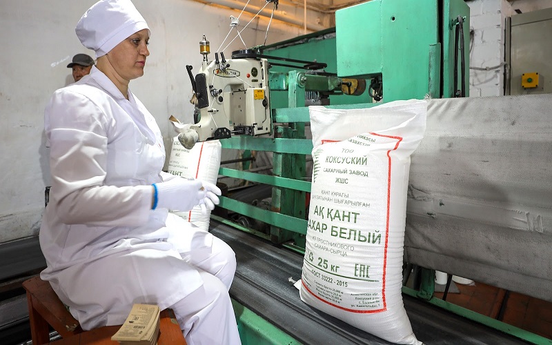 Совет ЕЭК разрешил беспошлинный ввоз 350 тысяч тонн сахара-сырца в Казахстан