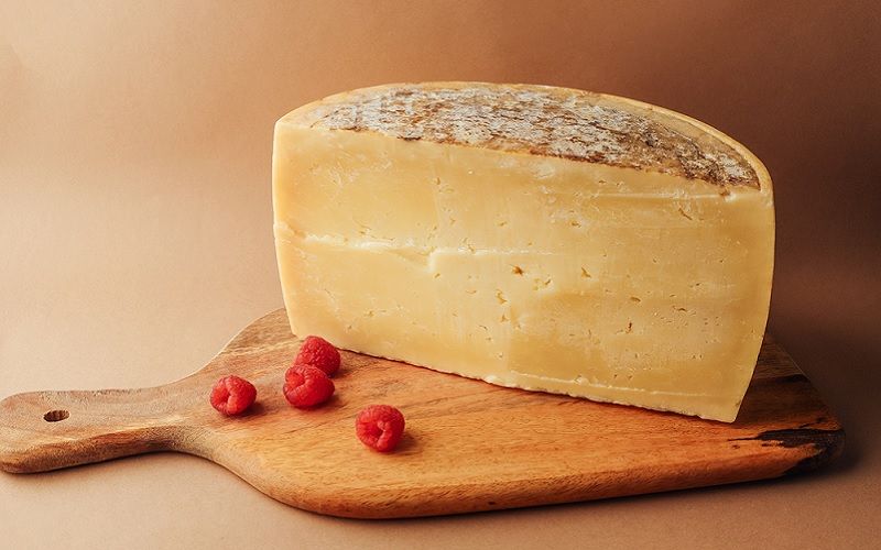 Ученые выявили микропластик в молочных продуктах: больше всего — в выдержанных сырах