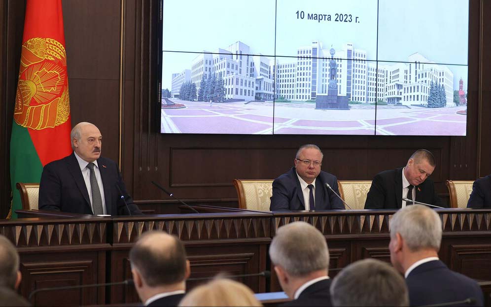 Александр Лукашенко: Такого всплеска цен, который произошел минувшей осенью, больше допускать категорически нельзя Александр Лукашенко: Такого всплеска цен, который произошел минувшей осенью, больше допускать категорически нельзя