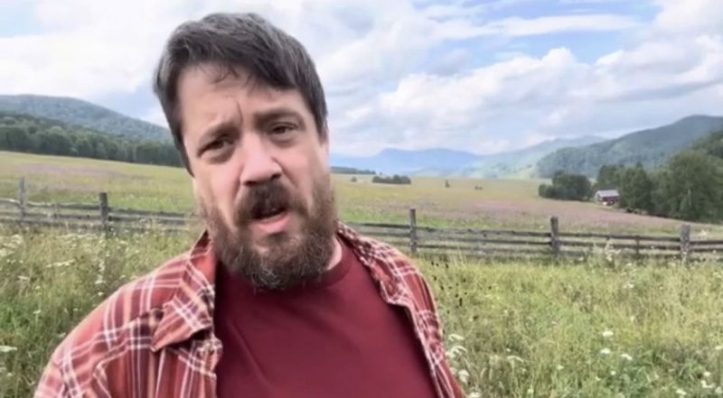 «Веселому молочнику» Джастасу Уокеру сообщили о возможном аннулировании ВНЖ в России