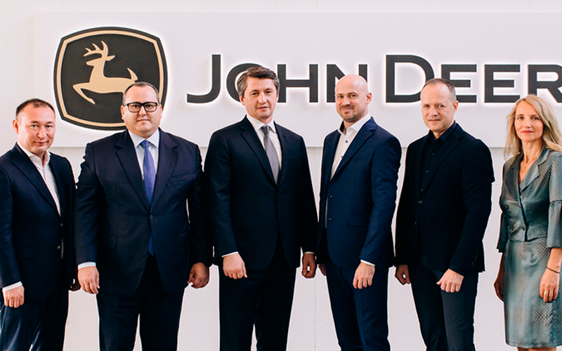 UzAuto договорился о сотрудничестве с крупным производителем сельхозтехники John Deere