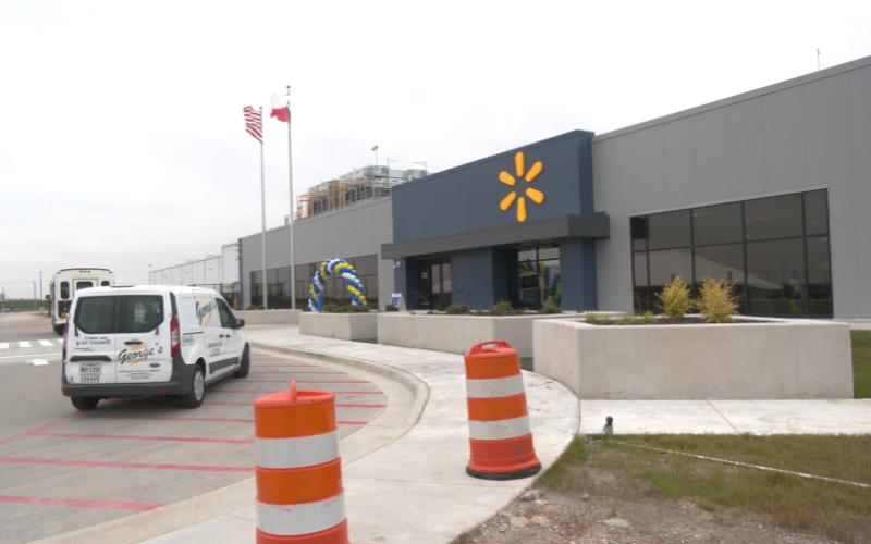 Walmart открывает крупный завод по переработке молока в Техасе