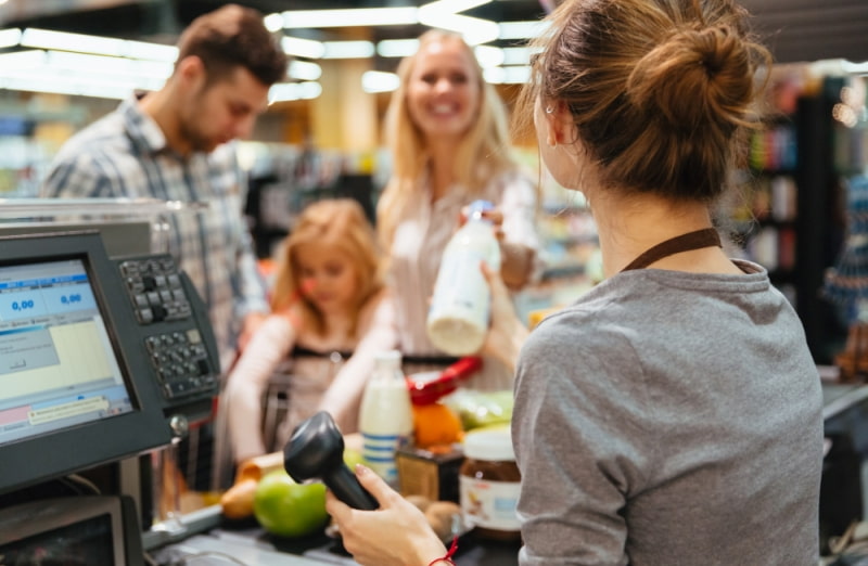 Директор NielsenIQ по работе с ритейлом рассказал о ключевых трендах FMCG-ритейла в 2023 г