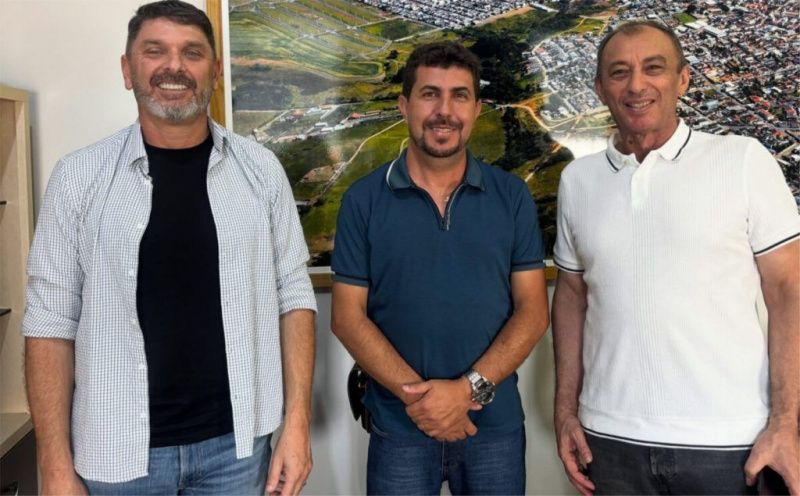 Municipal Officials Discuss New Dairy Plant in Conceição do Rio Verde