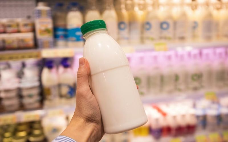 Цены на молочные продукты в Казахстане продолжают расти на фоне межсезонного подорожания продуктов питания
