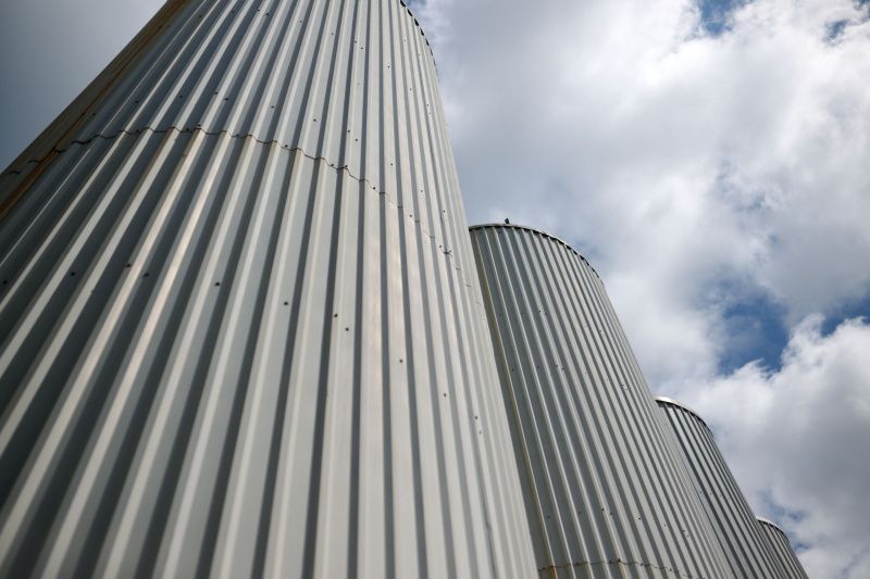 First Milk Holds November Manufacturing Milk Price at 39.00ppl