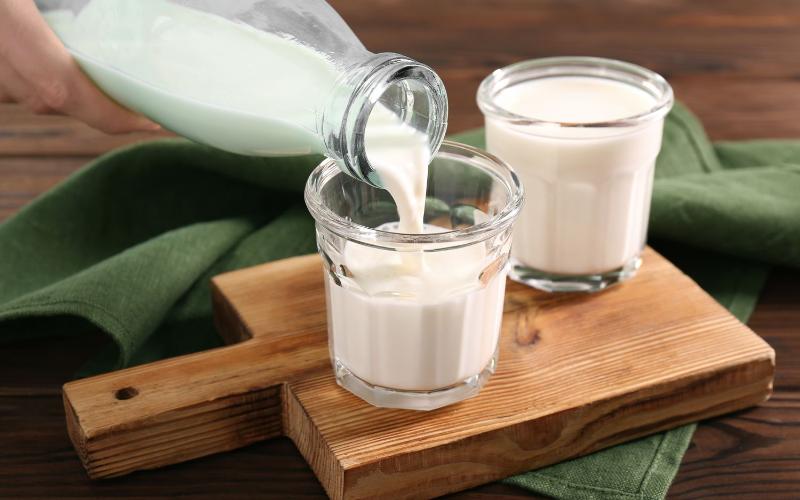 UK Dairy Market Faces Significant Challenges as Milk Prices Plummet