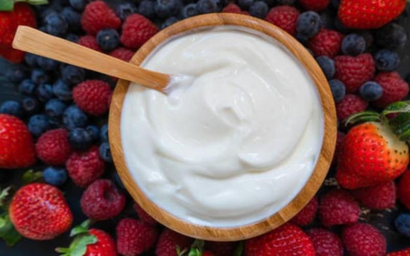 Investigadores indios desarrollan yogur de fresa rico en antioxidantes