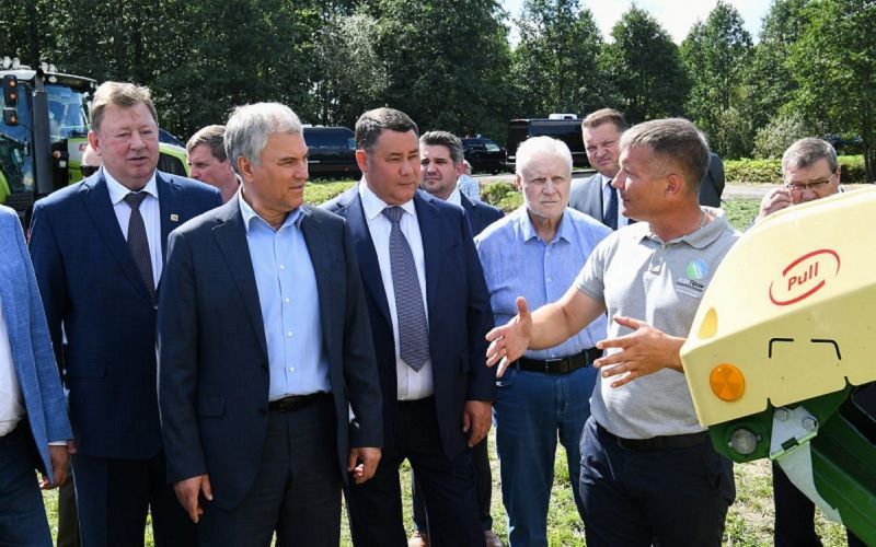 Вячеслав Володин и Дмитрий Патрушев посетили предприятия АгроПромкомплектации Вячеслав Володин и Дмитрий Патрушев посетили предприятия АгроПромкомплектации