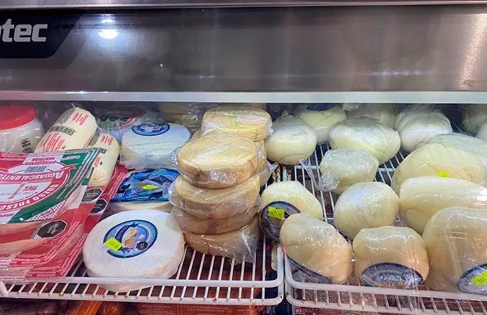 San Luis Potosí'deki Süt Üreticileri Peynir Üretimine Geçti