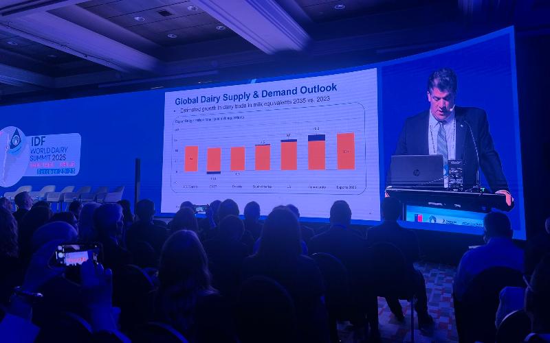 قادة صناعة الألبان العالميون يتحدون في تشيلي: انطلاق قمة IDF برؤية مستقبلية لحليب الألبان