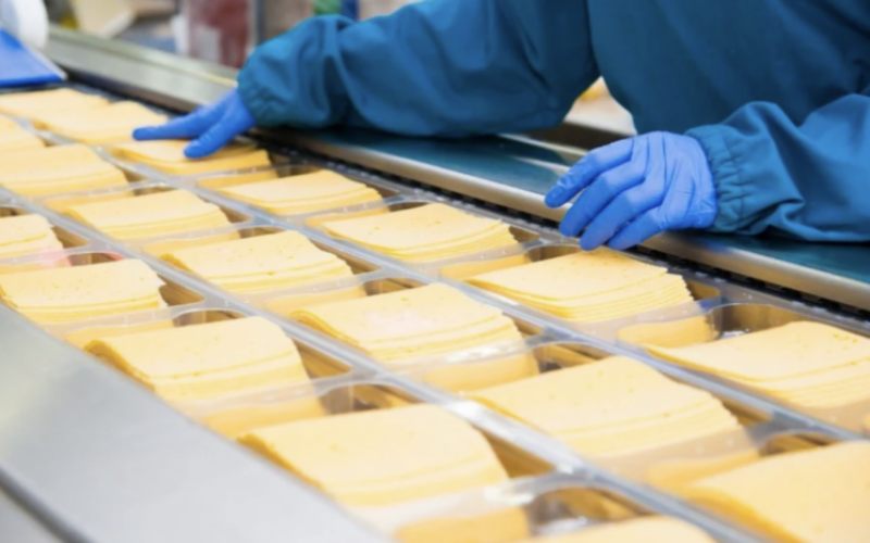 Las exportaciones de lácteos de EE.UU. aumentan impulsadas por la demanda global de queso y suero