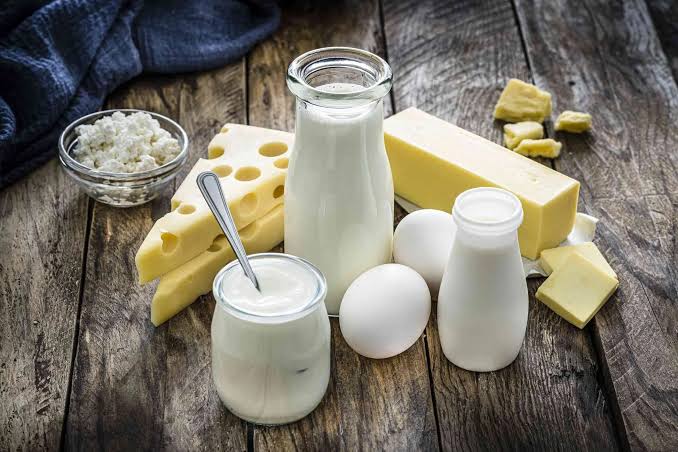 الجفاف وتكاليف العلف يرفعان أسعار الألبان في المكسيك