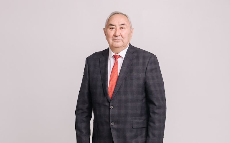 Жигули Дайрабаев: Государство должно спросить у фермера: «Что тебе нужно? Техника, кредиты? На, работай»