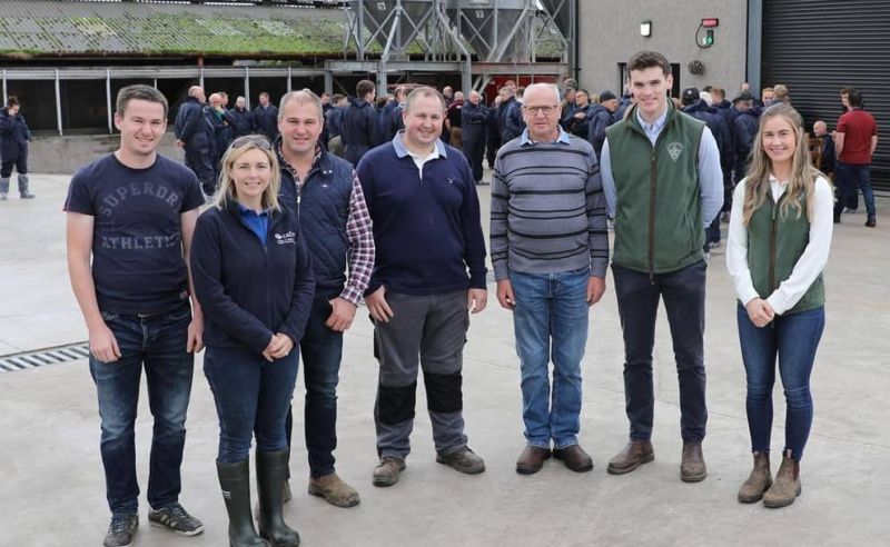 La Asociación Greenmount realizó su caminata otoñal en la Granja Kilvergan Holsteins