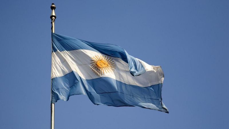 Argentine Dairy Sector Struggles Amid Economic Challenges