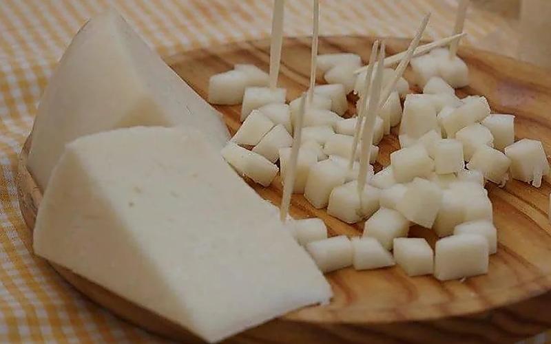 ANMAT و SENASA تحذران من الليستيريا في دفعة معينة من الجبن