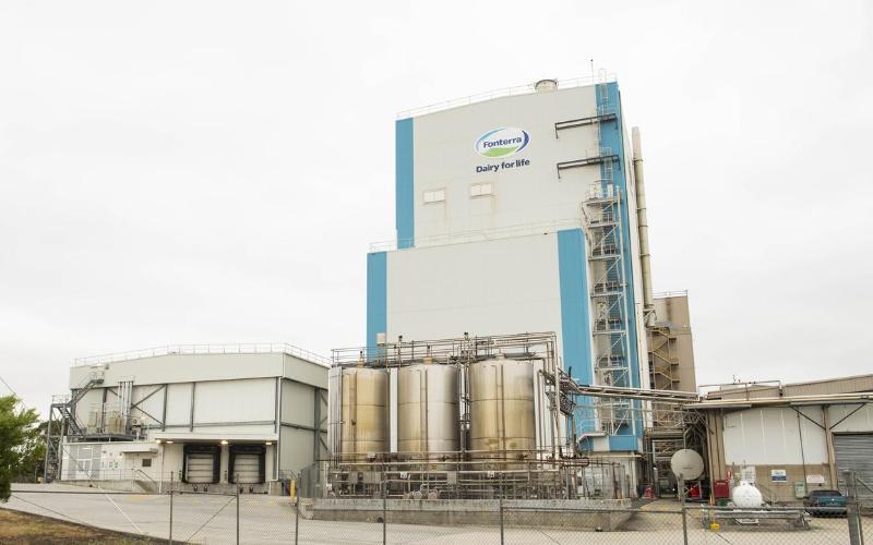 Два молочных гиганта нацелились на активы Fonterra в Океании Два молочных гиганта нацелились на активы Fonterra в Океании