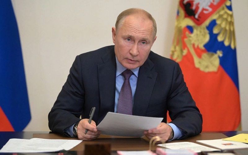 Президент РФ подписал закон об исключении иностранных структур из цепи владения 