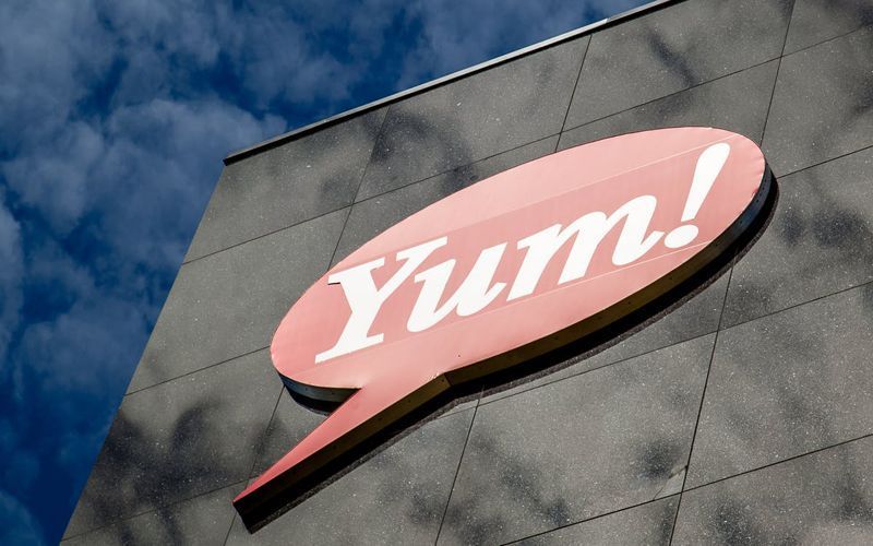 Yum! Brands снизила квартальную прибыль при росте выручки лучше прогнозов