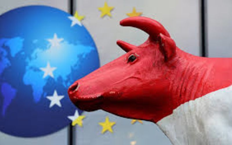 Еврокомиссия: производство молока в ЕС будет снижаться на 0,2% в год до 2032 года