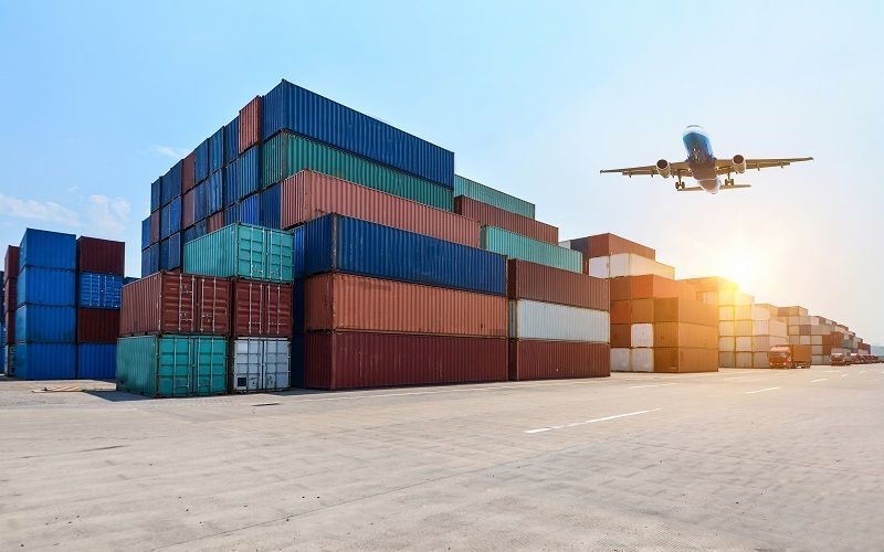 Объем китайского экспорта в августе снизился на 8,8%, импорта - на 7,3% Объем китайского экспорта в августе снизился на 8,8%, импорта - на 7,3%