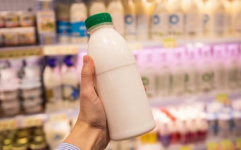 Молочный рынок России в 2025 году: падение спроса привело к рекордному росту складских запасов